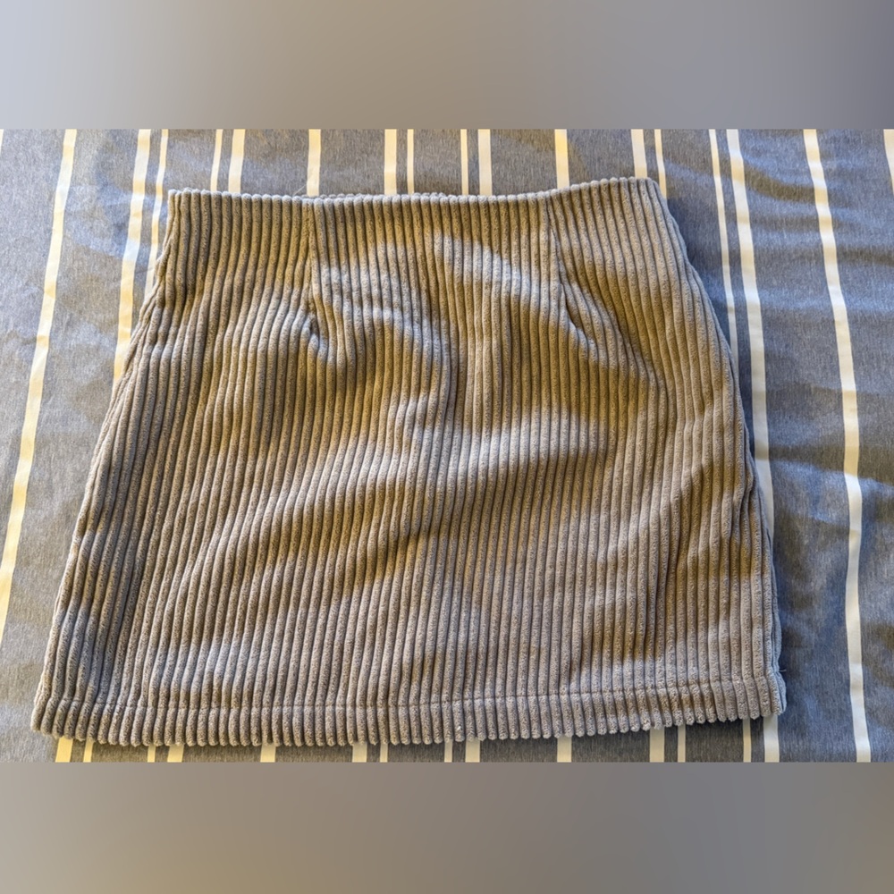 Lulu's Textured Gray Skirt
